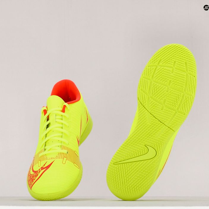Férfi futballcipő Nike Vapor 14 Club IC sárga CV0980-760 CV0980-760 10