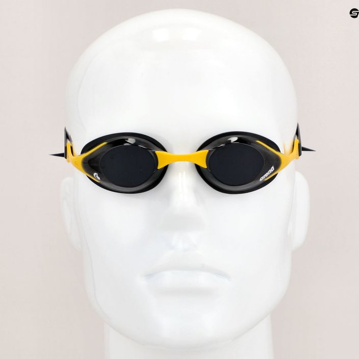 Arena úszószemüveg Cobra Swipe sötét füst/sárga 004195/200 15