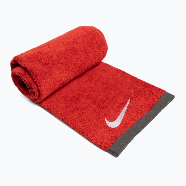 Nike Fundamental nagyméretű törölköző piros N1001522-643 2