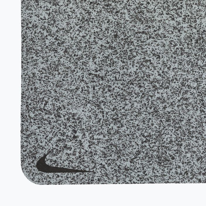 Nike Flow jógaszőnyeg 4 mm szürke N1002410-919 3