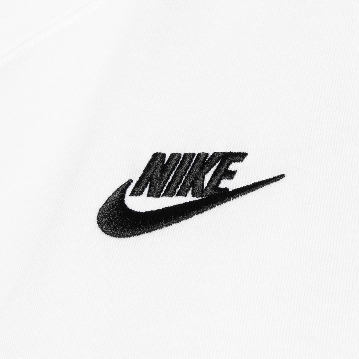 Nike Sportswear Club Essentials női póló fehér/fekete 3