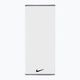 Nike Fundamental nagyméretű törölköző fehér N1001522-101 4