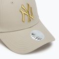 Női New Era Metallic Logo 9Forty New York Yankees baseball sapka világos bézs színben. 3