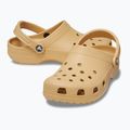 Crocs Classic búza flip-flop 6