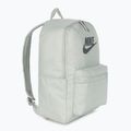 Nike Heritage 25 l hátizsák világos ezüst/füstszürke 2
