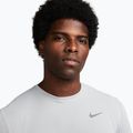 Férfi futópóló Nike Miler Dri-Fit UV grey fog/particle grey 3