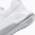 Női edzőcipő Nike MC Trainer 3 white/photon dust/metallic platinum 8