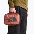 Kozmetikai táska The North Face Base Camp Voyager Dopp Kit copper silt/lea 4