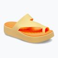 Női flip-flopok Crocs Getaway Platform Toe Loop golden hour 2
