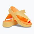 Női flip-flopok Crocs Getaway Platform Toe Loop golden hour 3