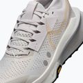 Nike Zegama 2 női futócipő hatalmas szürke/sanddrift/summit fehér/fekete 9