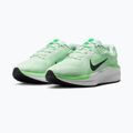Férfi futócipő Nike Winflo 11 alig zöld / fekete / zöld sztrájk 3