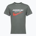 Férfi Nike Miler Dri-Fit UV smoke szürke futópóló 6