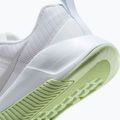 Női edzőcipő Nike MC Trainer 3 fehér/metál ezüst/barely volt 9