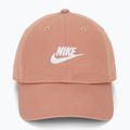 Nike Club Unstructured Futura Wash rózsaarany/fehér baseball sapka 2