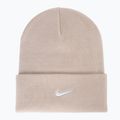 Téli sapka Nike Peak Swoosh Beanie slit red/white