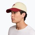 Baseball sapka Nike Club Unstructured Futura Wash light khaki/team crimson/team crimson 3