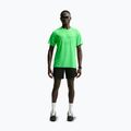 Férfi futó póló Nike Stride green spark 2