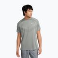 Férfi futó póló Nike Stride grey fog