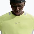 Férfi futó hosszú ujjú póló Nike Stride light lemon twist/grey fog 5