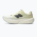 Férfi futócipők New Balance FuelCell Rebel V5 pistachio butter/digital mist 2