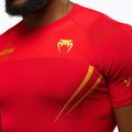 Férfi edzőpóló Venum X WOW FC Rashguards dühös piros/arany 7