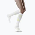 Női kompressziós futó zokni CEP Heartbeat fehér WP20PC2 4