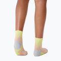 Zokni ASICS Performance Run Quarter neutral pink/huddle yellow 6