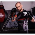 Bushido bokszkesztyűk Wrist Protect rendszerrel fekete Bb2-12oz 19