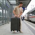 Közepes méretű utazóbőrönd KADVA Palero 64 l fekete 16