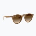Napszemüveg Ray-Ban RB2180 light brown/brown gradient
