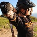 Kerékpáros könyökvédő G-Form Pro-X3S Elbow black leopard 2