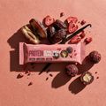 Fehérjeszelet GymBeam Protein Energy Balls 45 g stawberry vanilla 2