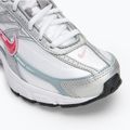 Nike Initiator női cipő fehér/metál ezüst/misztikus kék/cseresznye 7