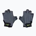 Férfi edző kesztyű Nike Essential szürke NLGC5-044 3