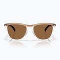 Napszemüveg Oakley Frogskins Range prizm bronze 2
