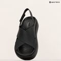 Női Crocs Brooklyn Luxe Cross Strap szandál fekete 16