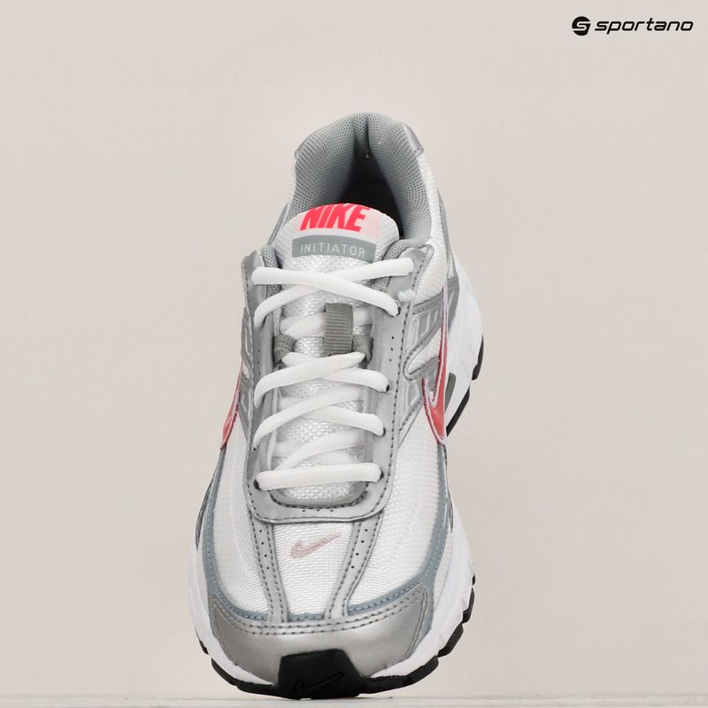 Nike Initiator női cipő fehér/metál ezüst/misztikus kék/cseresznye 9