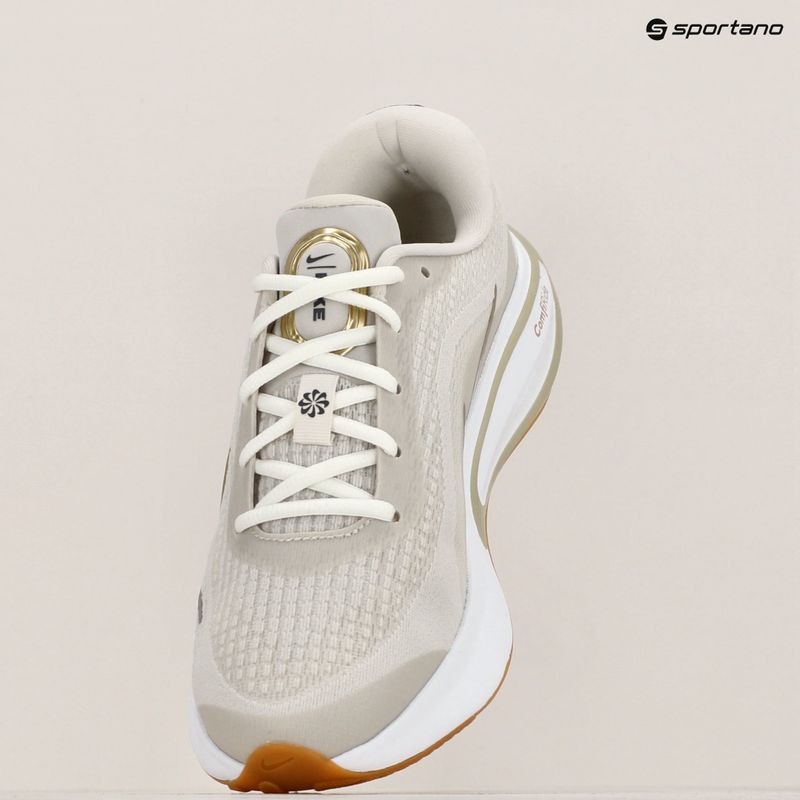 Női futócipő Nike Journey Run phantom/sail/gum light brown/neutral olive 9