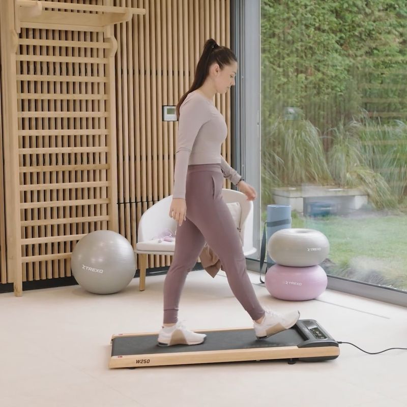 Elektromos futópad XTREXO TXO-W250 fekete/barna 20