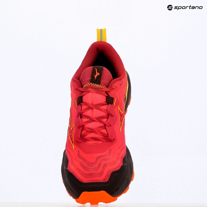 Férfi futócipő Mizuno Wave Daichi 9 magas kockázatú piros/estvélyi primrose/bright marigold 9