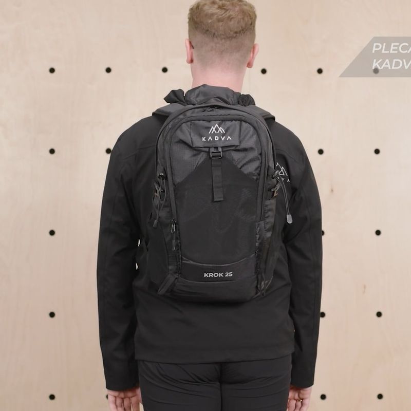 KADVA túrahátizsák laptop zsebbel Krok 25 l fekete 13