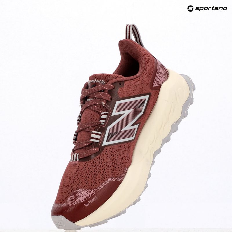 Női futócipő New Balance Fresh Foam Garoe V2 mosott bordó 9