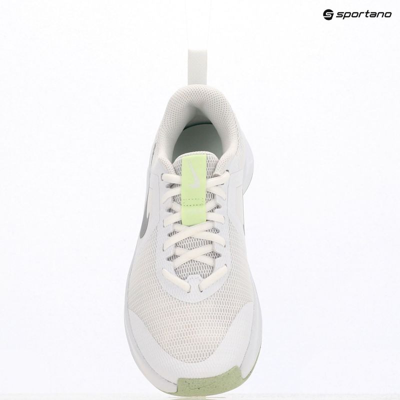 Női edzőcipő Nike MC Trainer 3 fehér/metál ezüst/barely volt 12