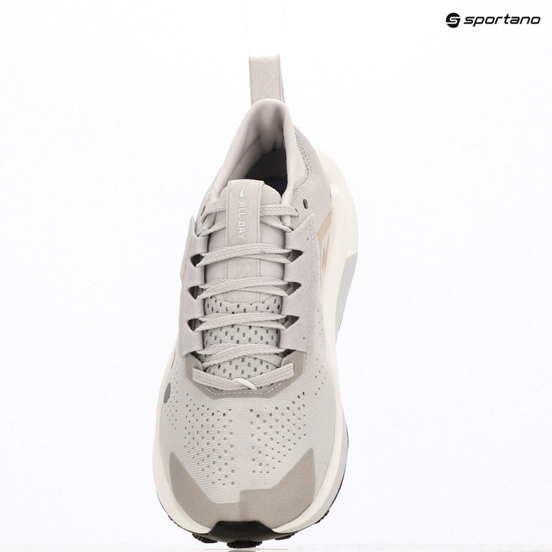 Nike Zegama 2 női futócipő hatalmas szürke/sanddrift/summit fehér/fekete 11