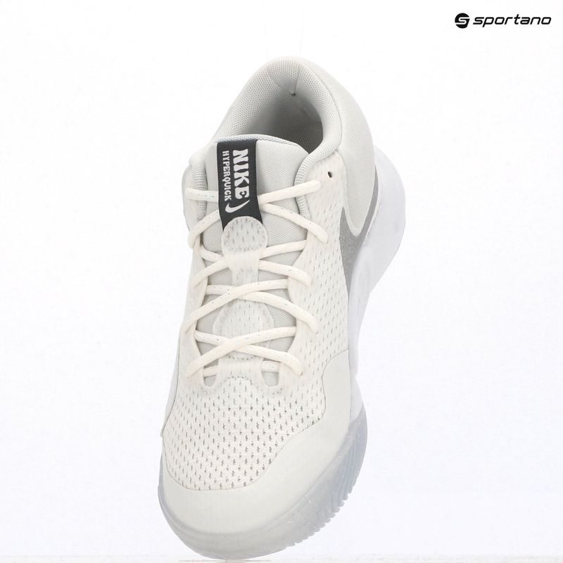 Női röplabdacipő Nike Hyperquick Court Flight SE smmit fehér/metál ezüst/tiszta platina 18