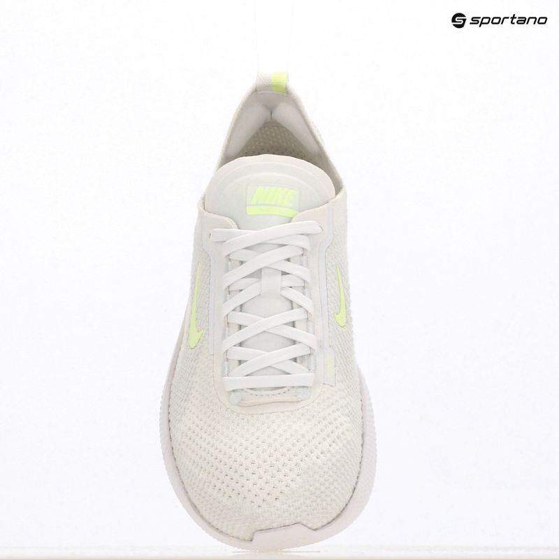 Női edzőcipő Nike Free 2025 fehér/barely volt/platina tint 11