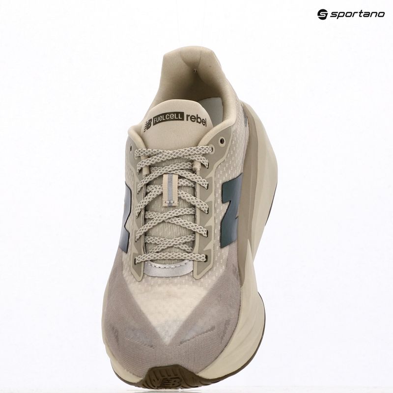 Férfi New Balance FuelCell Rebel V5 futócipő 9