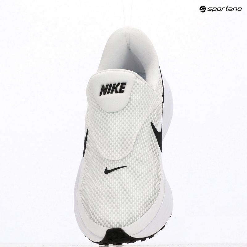 Női futócipő Nike Revolution 8 EasyOn white/wolf grey/black 17