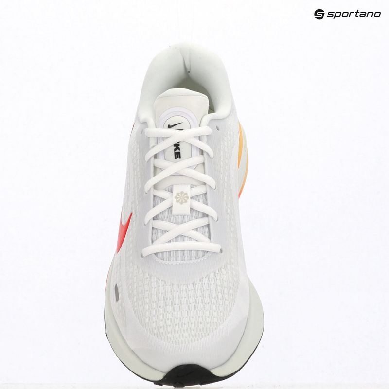 Férfi futócipő NikeJourney Run white/spruce aura/bright crimson 9